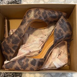 Jessica Simpson Brown Patterned Heels